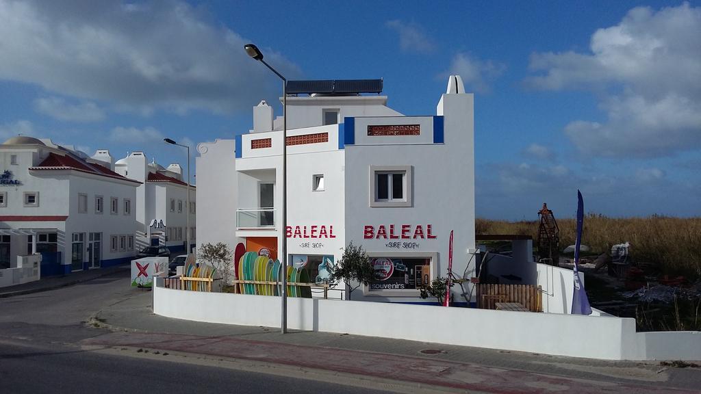 Alex Surf Hostel Baleal Eksteriør billede